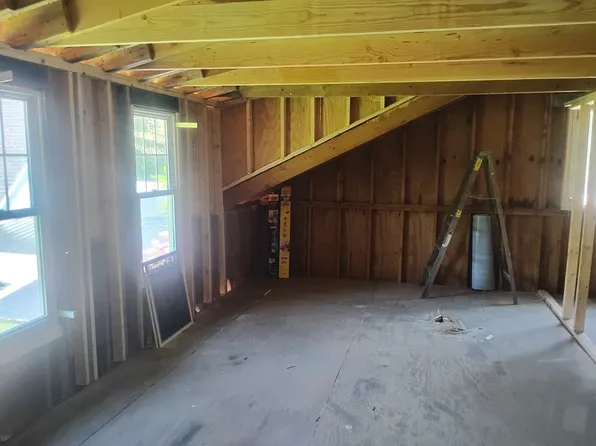 601 Province Rd, Laconia, NH 03246