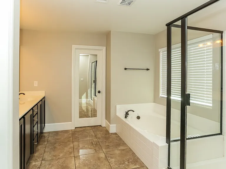 7649 Heavenly Peak St — Photo 9