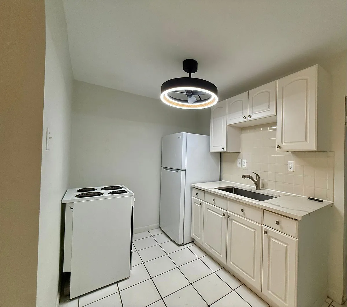 Building Photo - 1215 NE 17th Ave #5