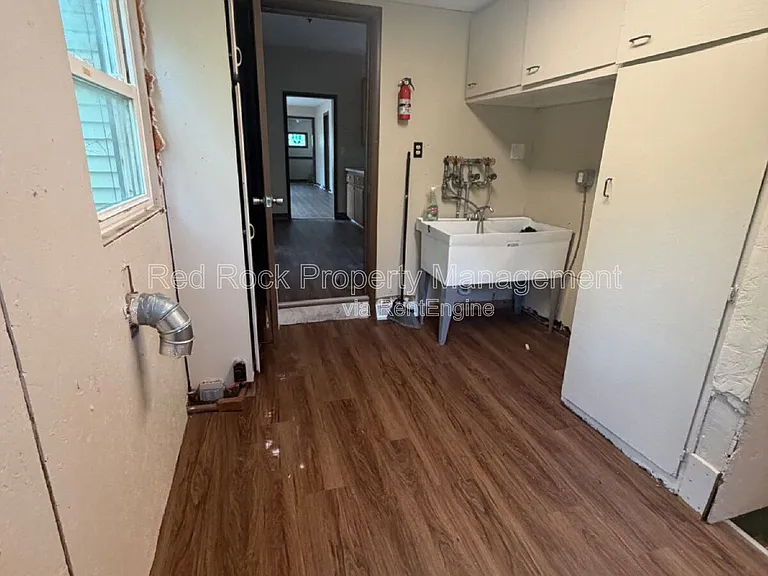 835 Elm St — Photo 20