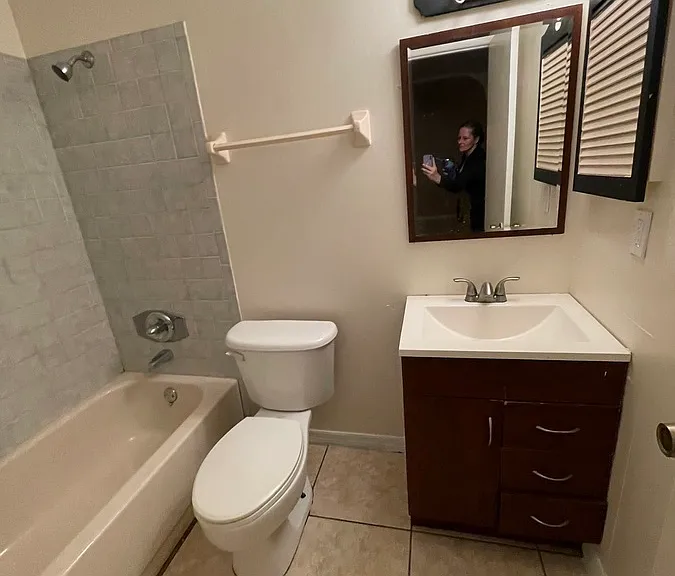 511 Manor Cir #1 — Photo 51