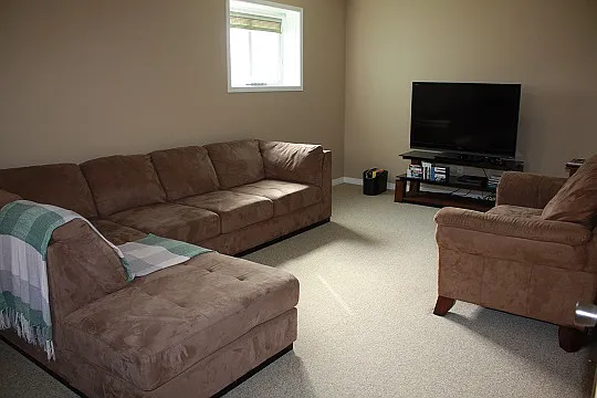 640 Violet Street — Photo 3