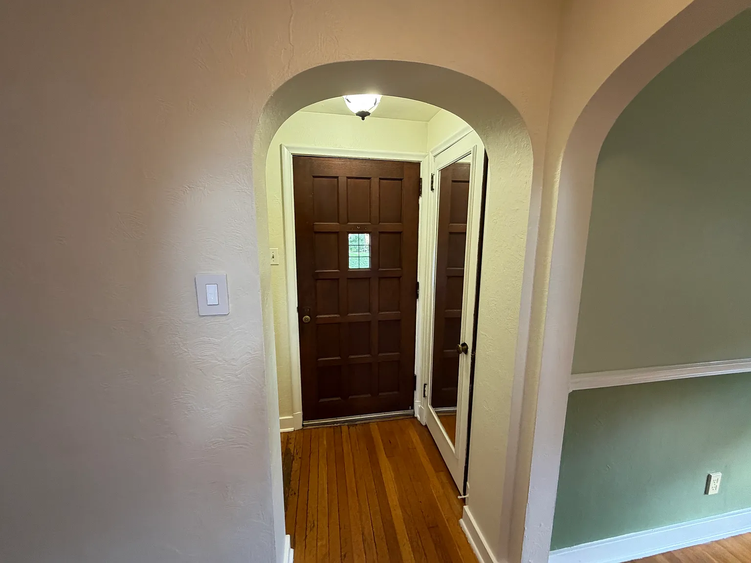 2 bed, 1.5 bath, 1432 sqft, $1,800 — Photo 3