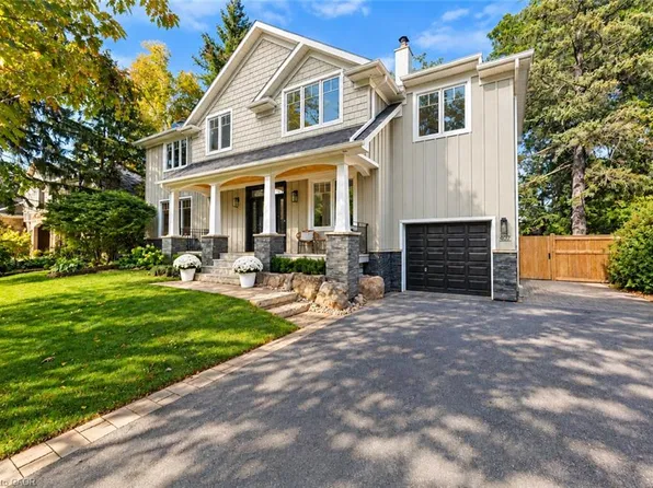 407 Maple Grove Dr, Oakville, ON L6J 4V8