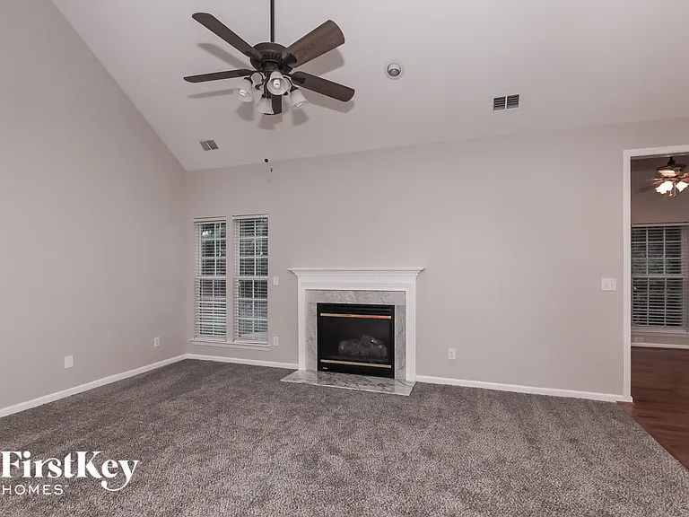 3005 Linstead Dr — Photo 2