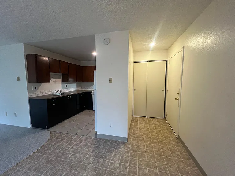 1342 SE Tacoma St — Photo 4