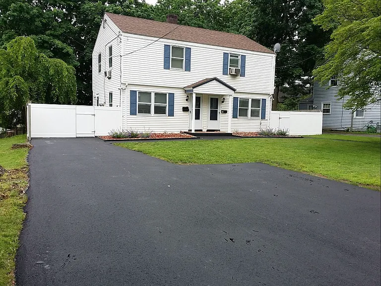 90 Vine Hill Rd — Photo 1