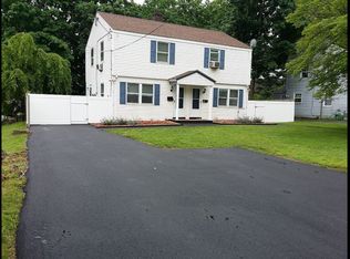 90 Vine Hill Rd, West Hartford, CT 06110