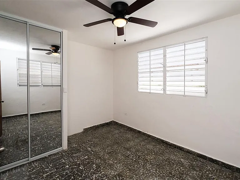 1041B Luis Cordova Chirino Ext — Photo 13