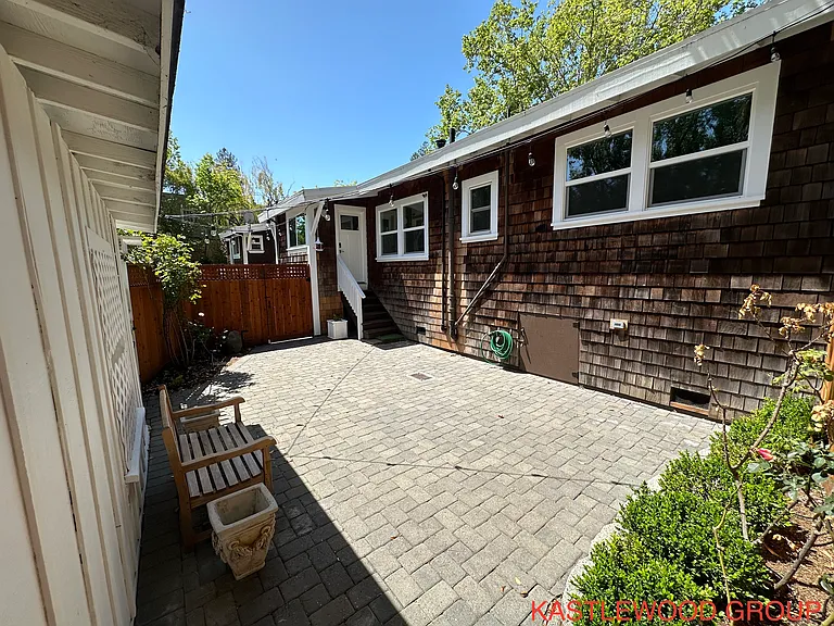 35 Poplar Ave — Photo 18