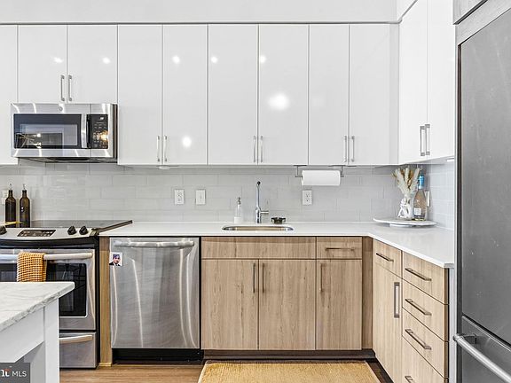 5th image of 145 Riverhaven Dr Unit 557