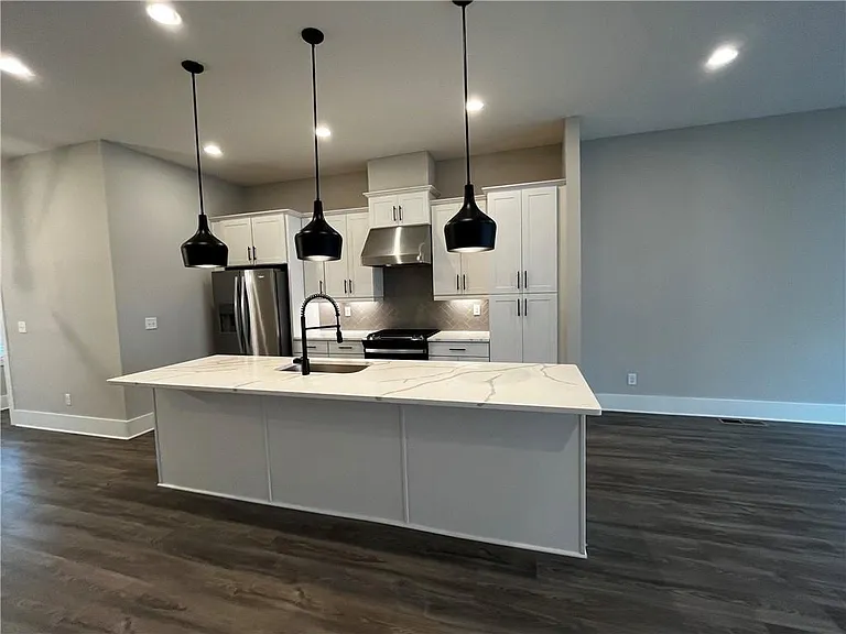 2011 Oak Ln NW — Photo 4
