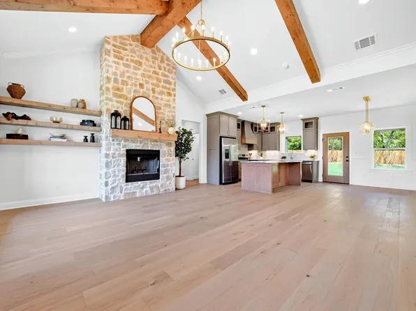 305 Grace Ln, Athens, TX 75751