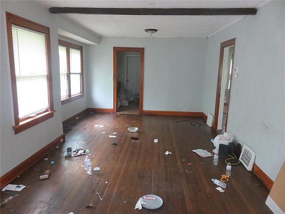 2nd image of 3938 Myrtle Ave