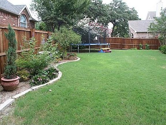 2nd image of 3301 Parkwood Dr