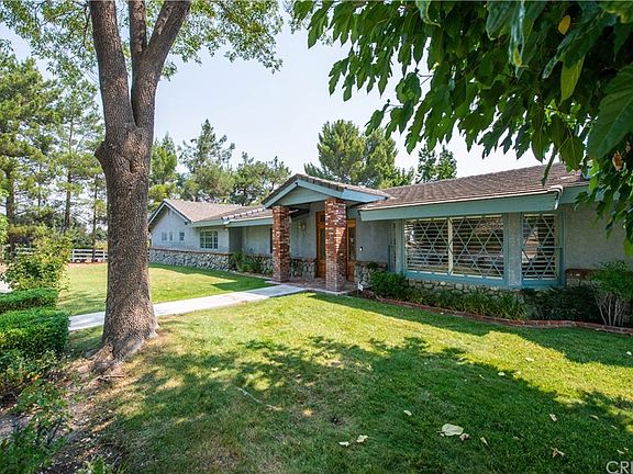 2nd image of 26752 Brooken Ave