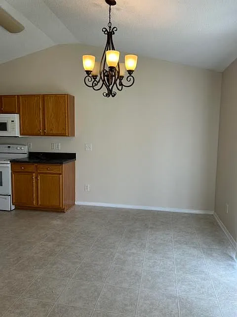 3 bed, $1,850 — Photo 4