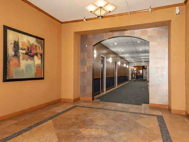 1133 W 9th St #601 — Photo 30