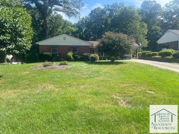 725 Corn Tassel Trl, Martinsville, VA 24112