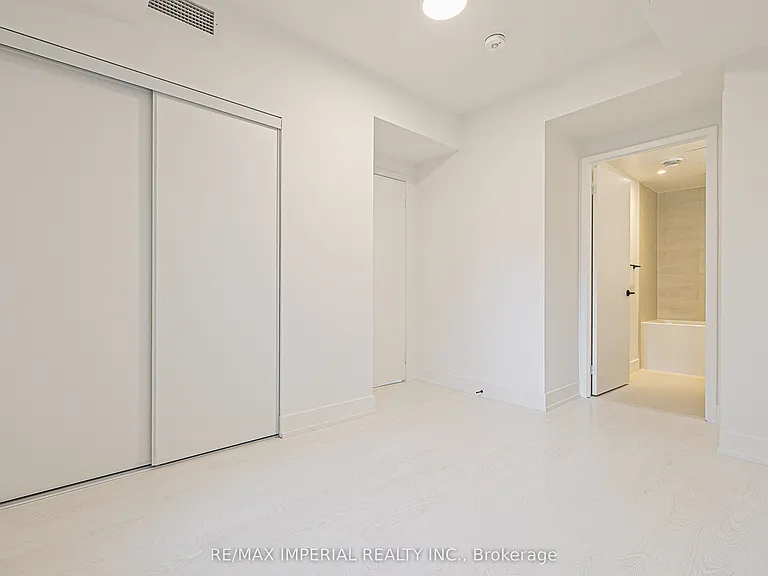 308 Jarvis St #305 — Photo 32