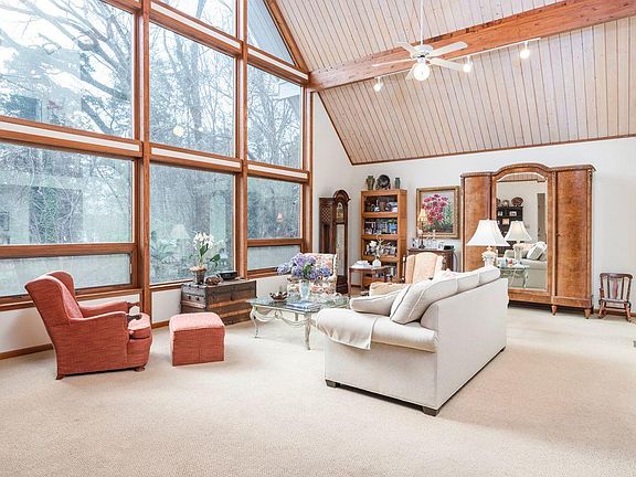 4th image of 104 Forest Hill Dr