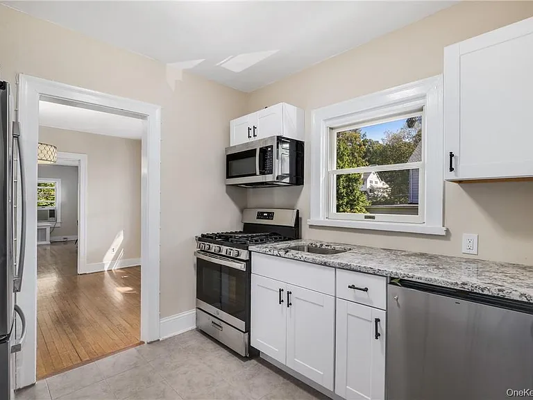 16 Terrace Pl — Photo 10