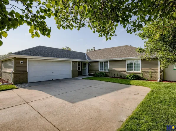 1411 Manchester Dr, Lincoln, NE 68528