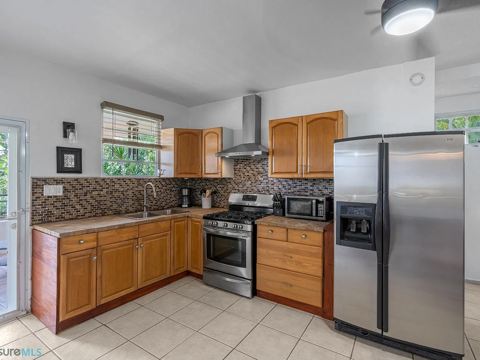 2 bed, 1.0 bath, 900 sqft, $2,000 — Photo 3