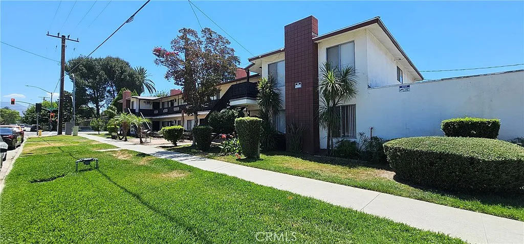 2 bed, 867 sqft, $1,650 — Photo 1