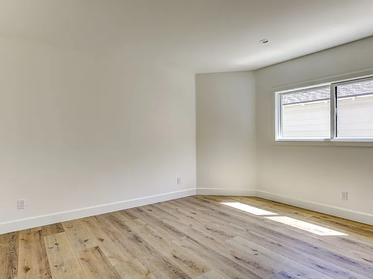 455 N Olive St — Photo 25