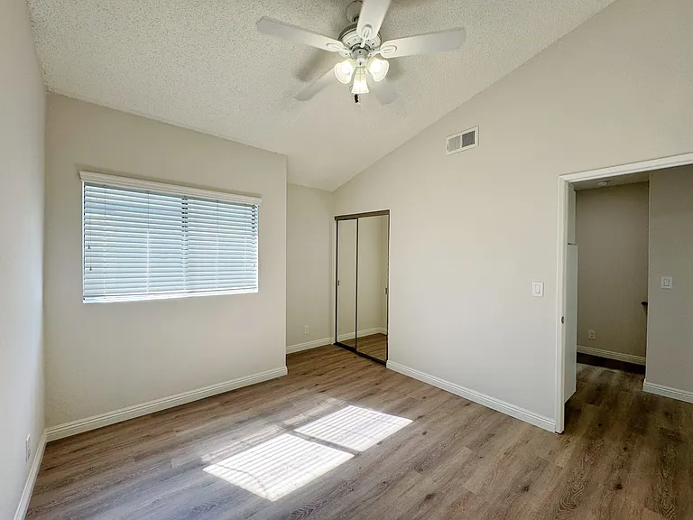 112 N Michigan Ave #9 — Photo 21