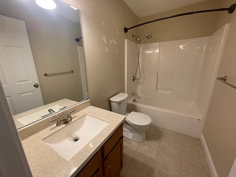 857 Temple St #D1 — Photo 10