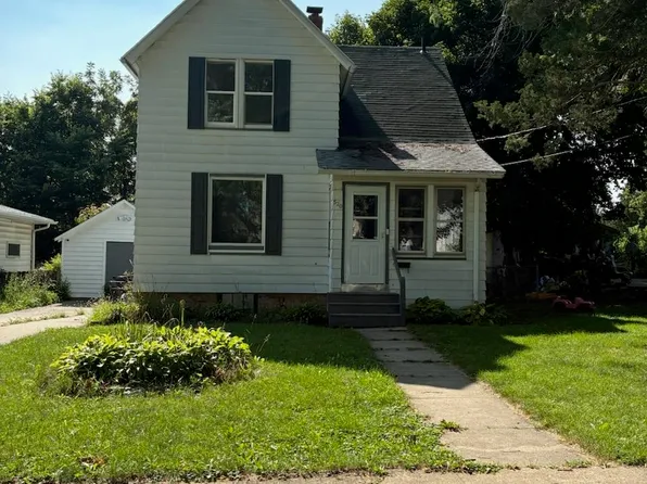 520 S Burchard Ave, Freeport, IL 61032