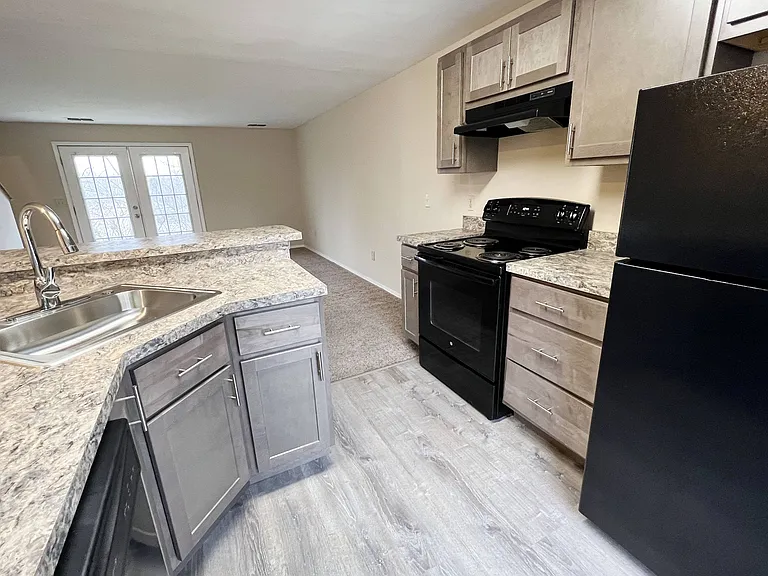 Woodhills Apartments — Photo 61