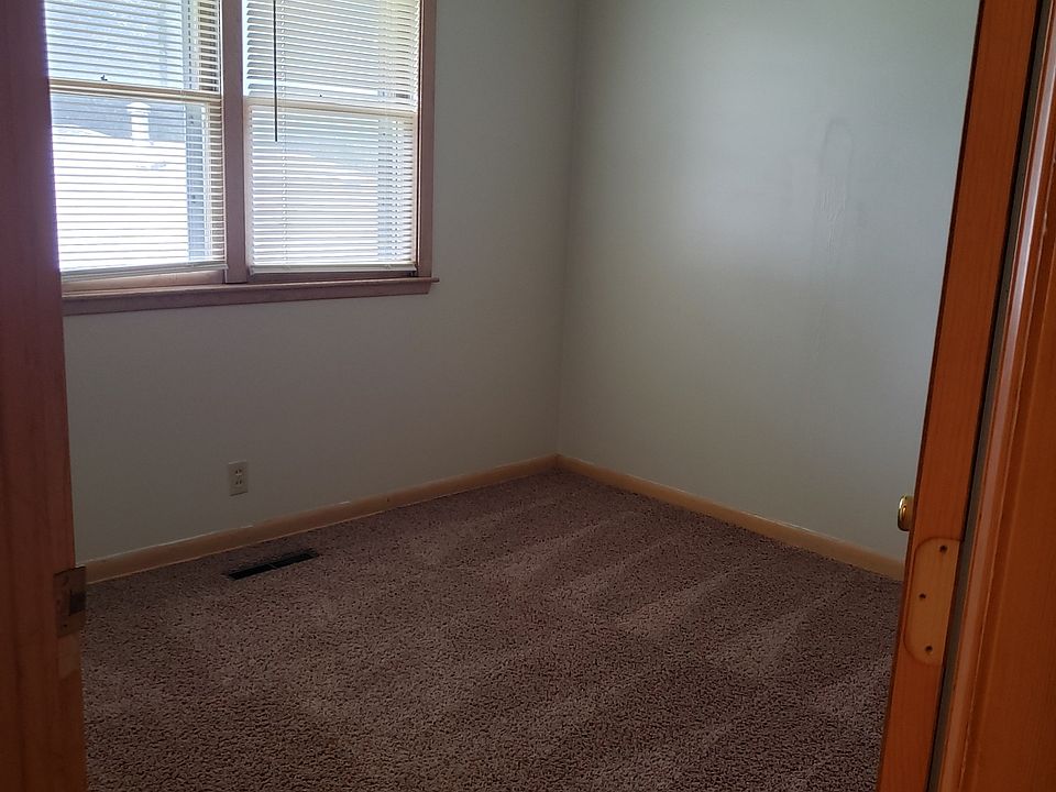 Upstairs bedroom 1 and 2. Same size.