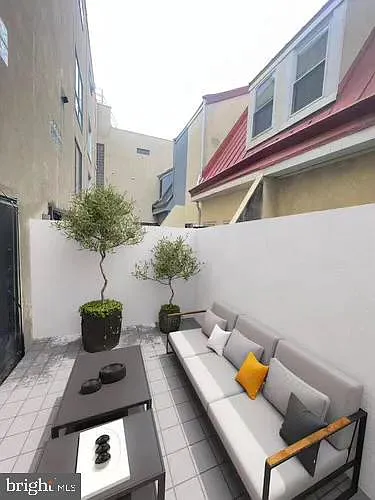 830 Lombard St #A — Photo 2