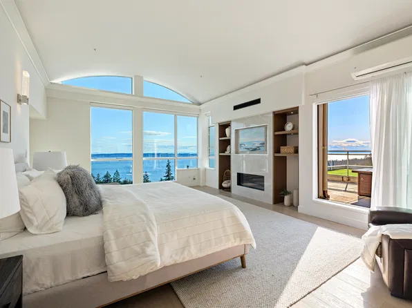 3105 Deer Ridge Dr #701, West Vancouver, BC V7S 4W1