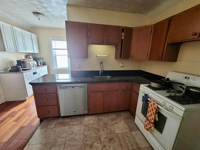updated Kitchen with Granite countertops