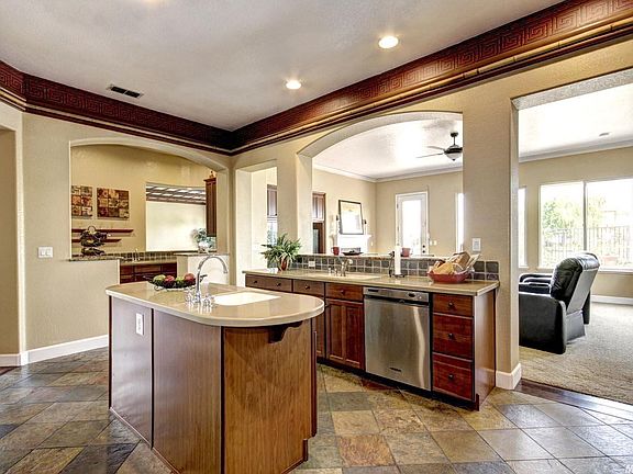 5th image of 3715 Clubside Ln