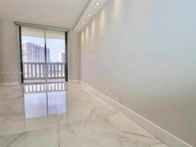 3000 Island Blvd #1603 — Photo 29