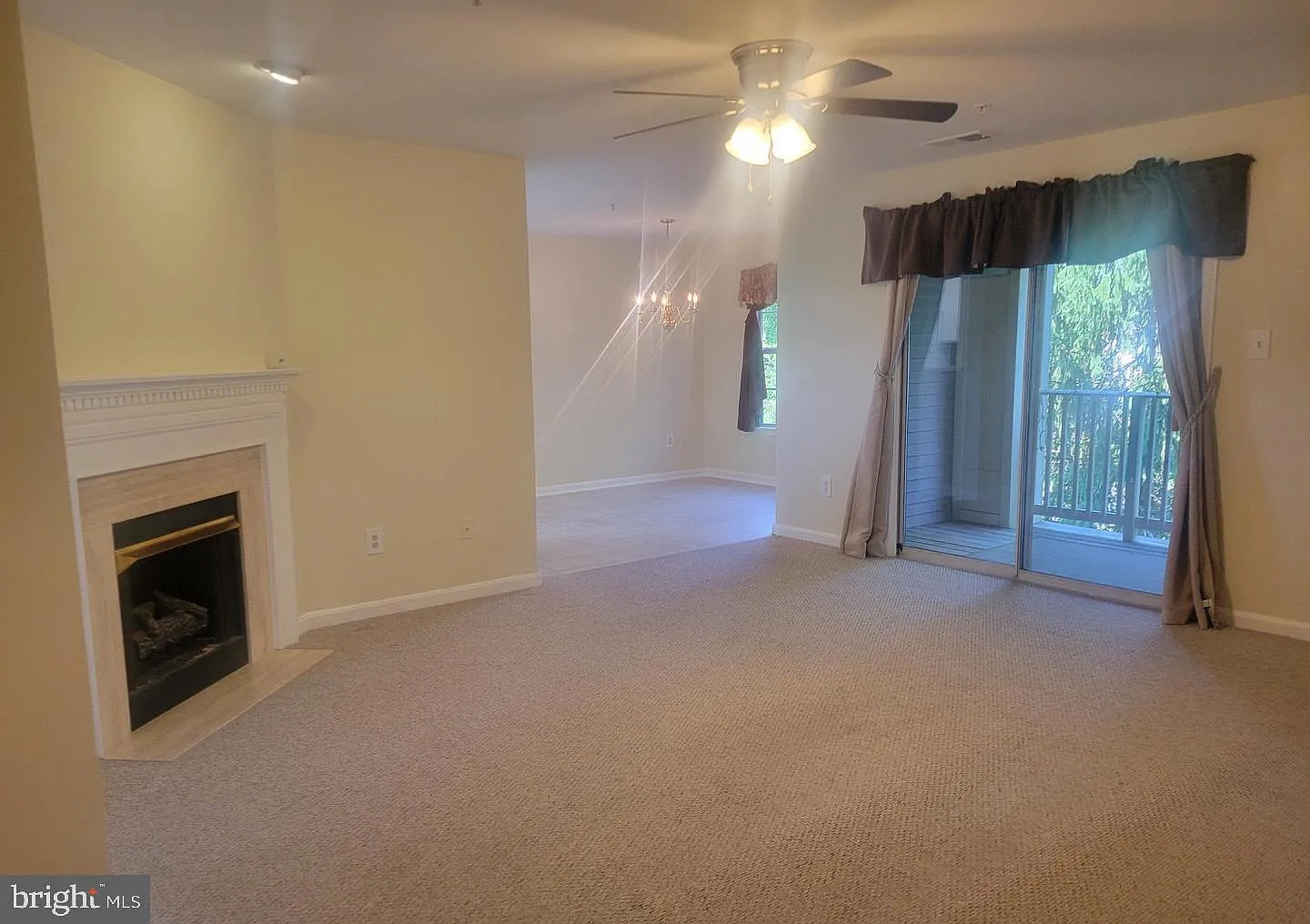 2 bed, 2.0 bath, 1208 sqft, $2,100 — Photo 3
