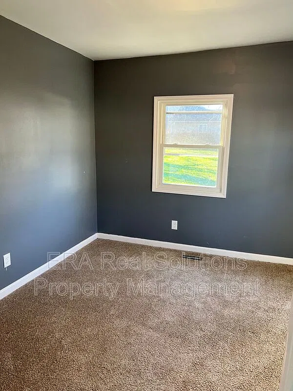 2 bed, 1.0 bath, $1,200 — Photo 2