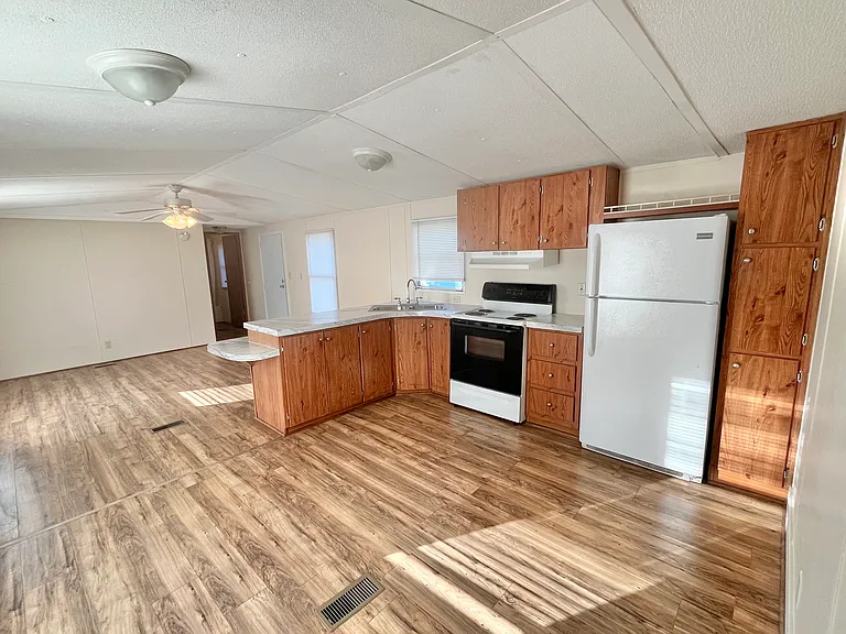 399 Dawn Dr #49 — Photo 4