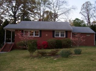 212 Mendenhall Rd, Jamestown, NC 27282