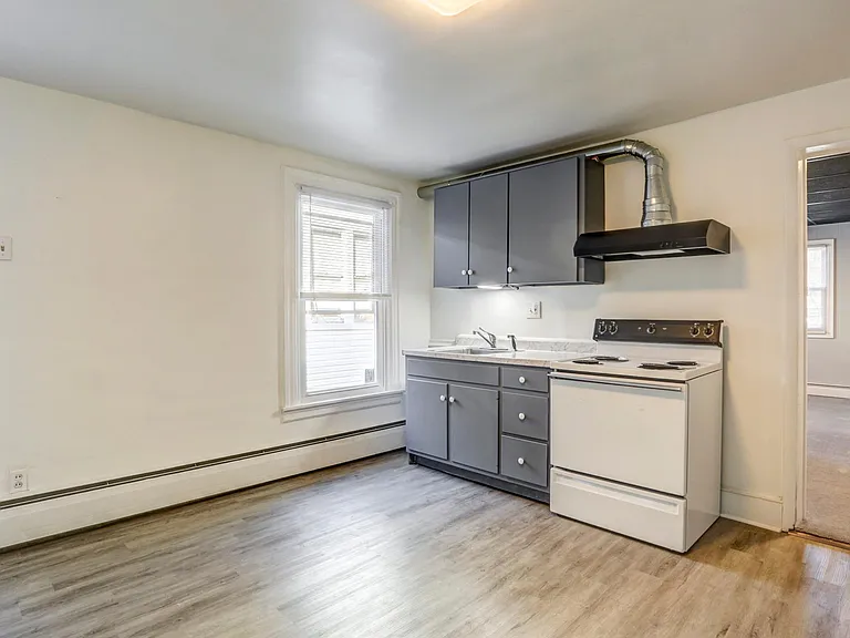 819 Columbia Ave #4 — Photo 10
