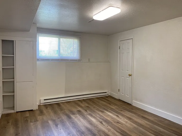 524 N Frey Ave #B — Photo 11