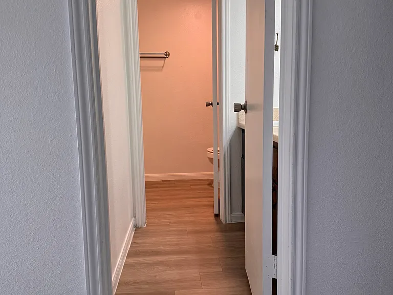 UNIT 521 FULL BATHROOM