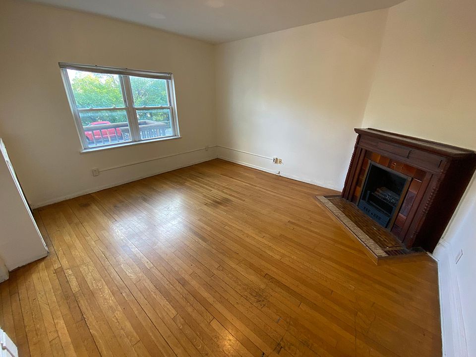 1st image of 469 Grand Ave #1