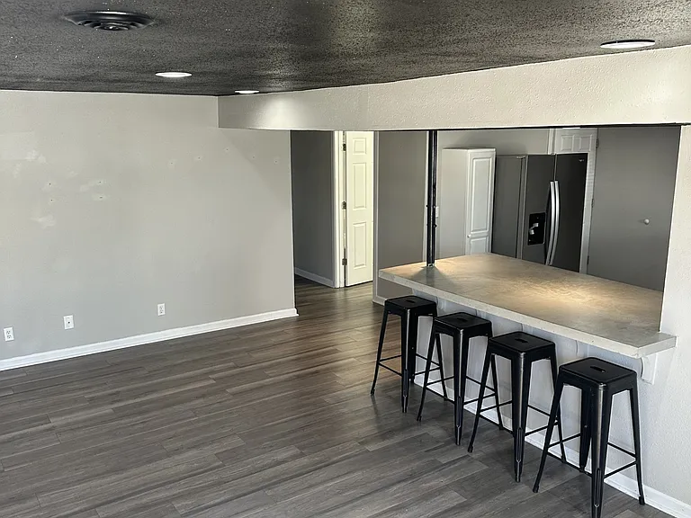 600A Sara St #1 — Photo 3