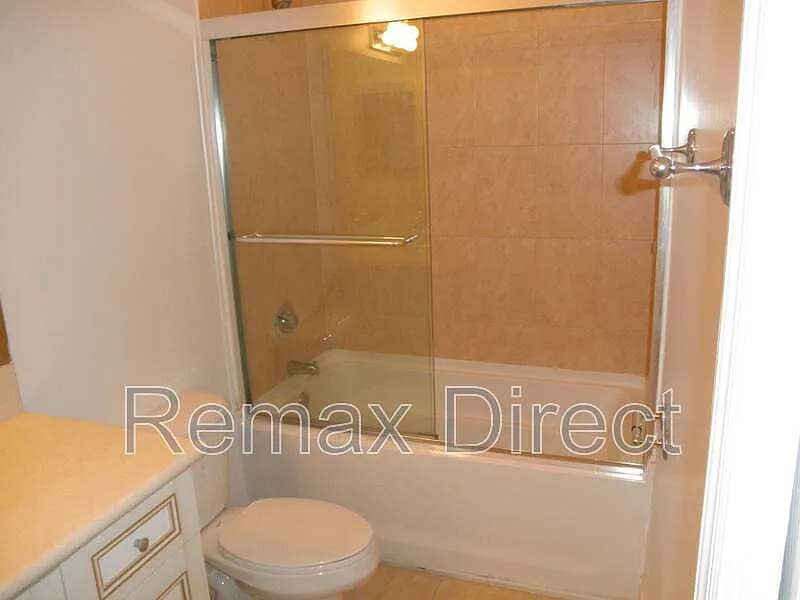 3 bed, 2.0 bath, $2,350 — Photo 2